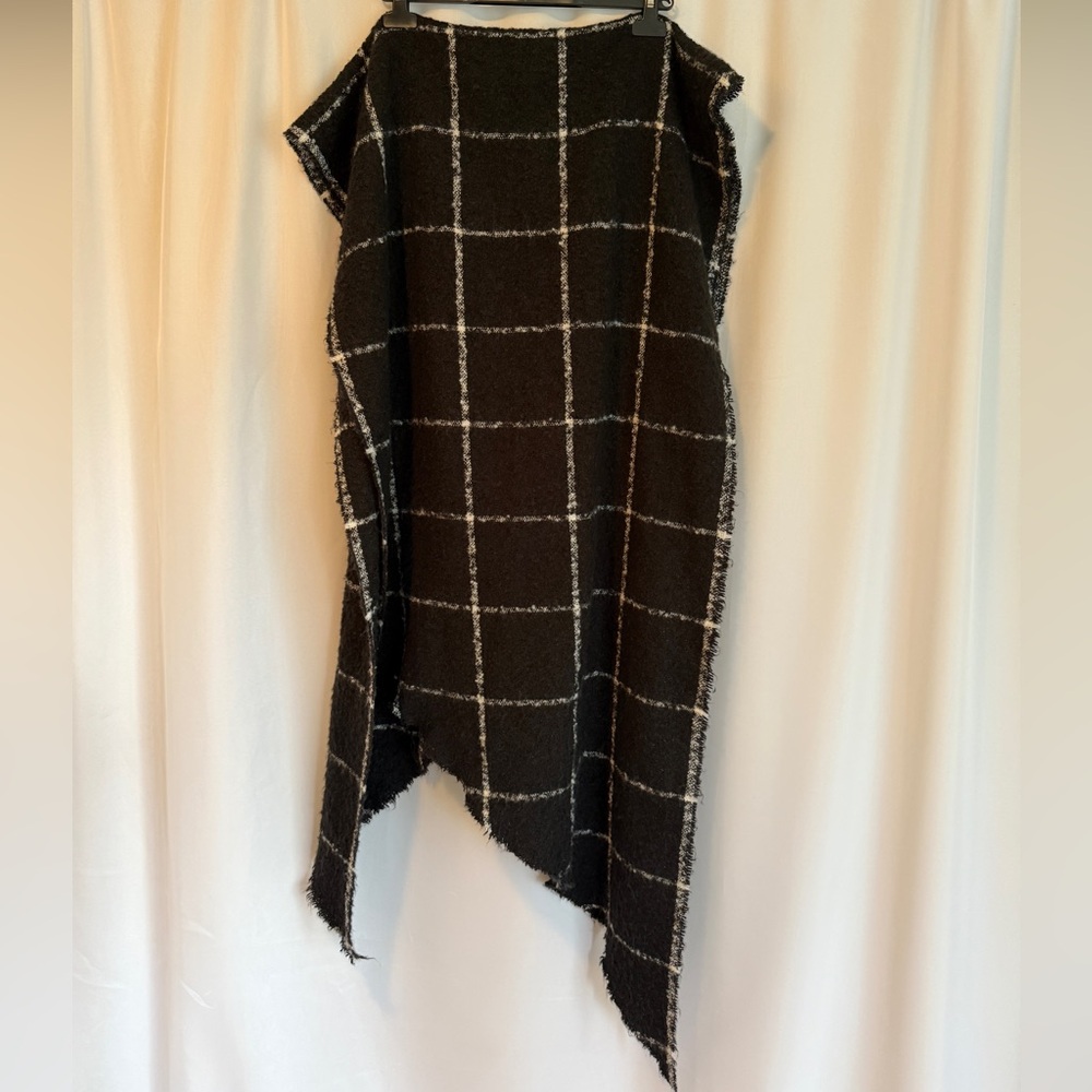 Hollister Women's Patterned Boucle Scarf One Size 76" X 24" - Black Plaid Scarf